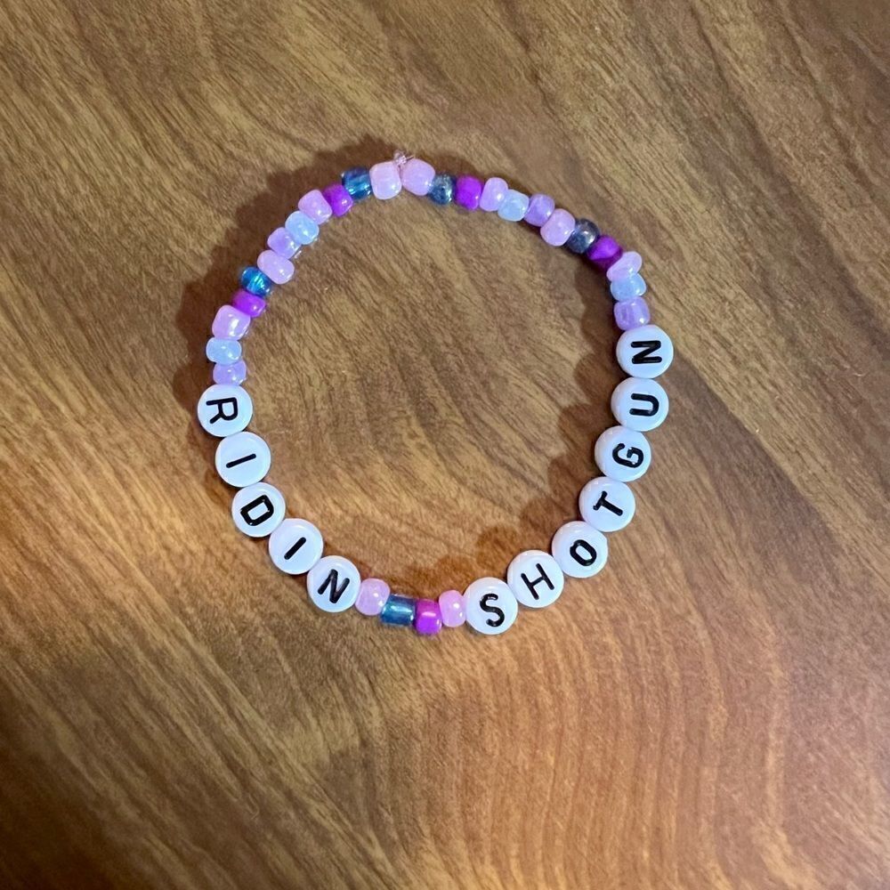 Taylor Swift Friendship Bracelet